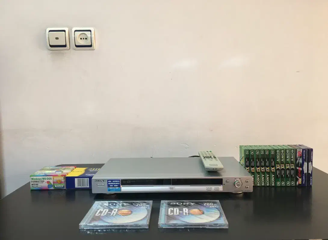 دستگاه سی دی به همراه لوازم جانبی|پخش‌کننده DVD و ویدیو|اصفهان, سعادت‌آباد|دیوار