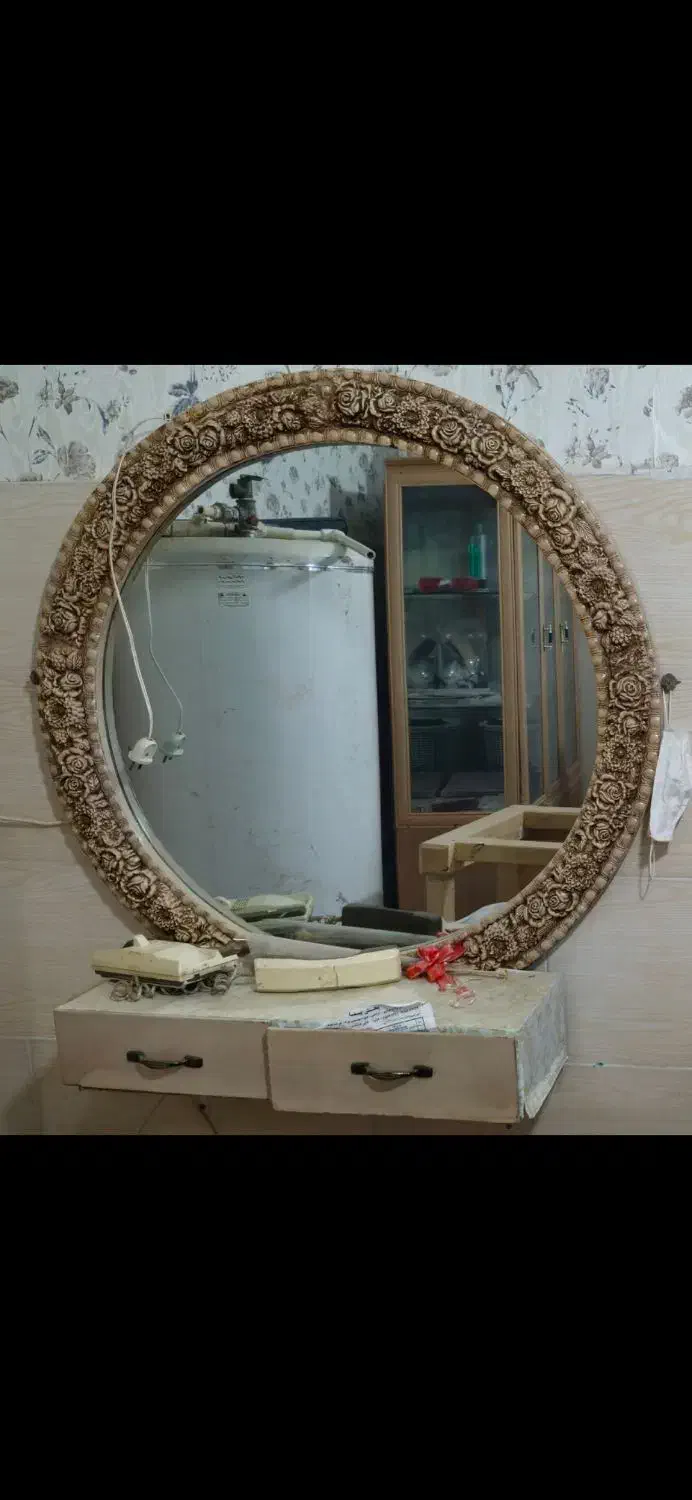 صندلی اینه ارایشگاه زنانه|آرایشگاه و سالن‌های زیبایی|شاهنجرین, |دیوار