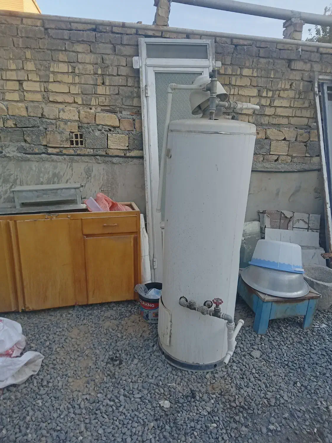 درب آهنی و آبگرمکن وکابینت|مصالح و تجهیزات ساختمان|زیباشهر, |دیوار