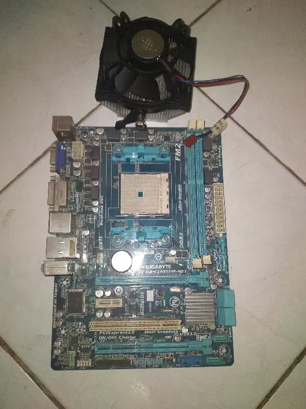 مادربرد FM2 گیگا DDR3وپاور ۲۰پین معمولی|قطعات و لوازم جانبی رایانه|کرج, خرمدشت|دیوار