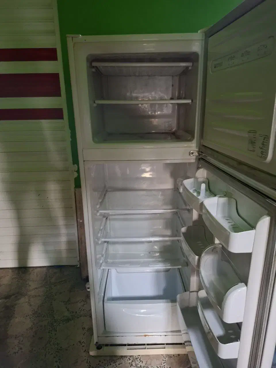 یخچال|یخچال و فریزر|آستانه اشرفیه, |دیوار