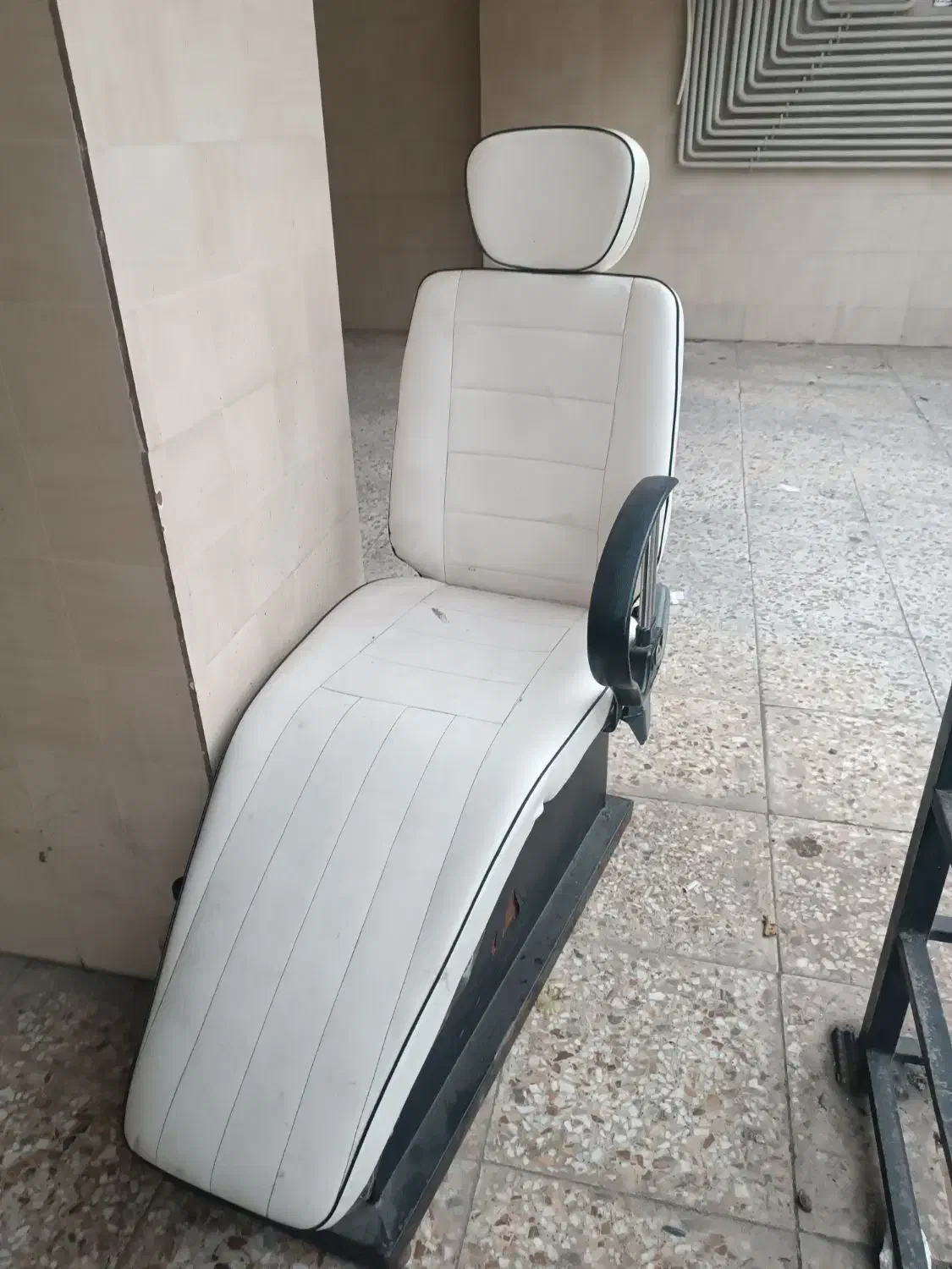 صندلی اصلاح|آرایشگاه و سالنهای زیبایی|تالش, هشتپر|دیوار