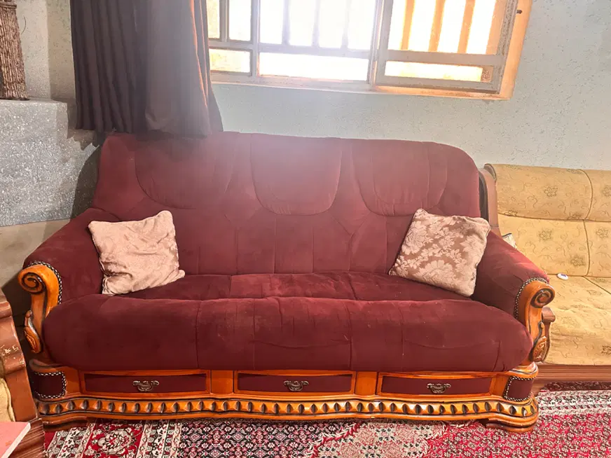 مبل|مبلمان خانگی و میز عسلی|شیراز, فرهنگ شهر|دیوار