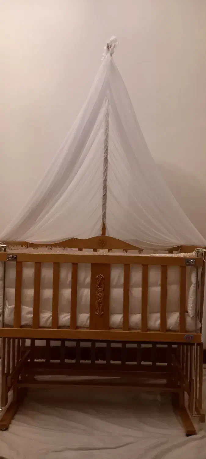 گهواره وتخت کنارمادر|تخت و سرویس خواب|همدان, |دیوار