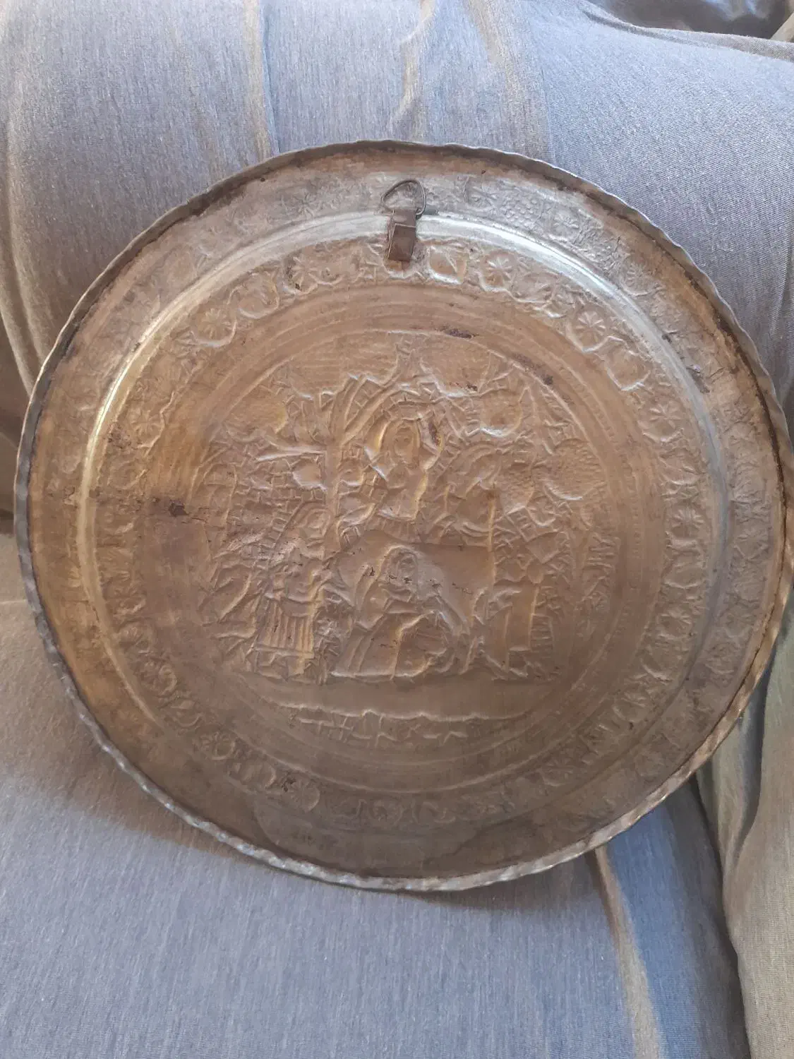 سینی مسی قدیمی|کلکسیون اشیاء عتیقه|باقرشهر, |دیوار