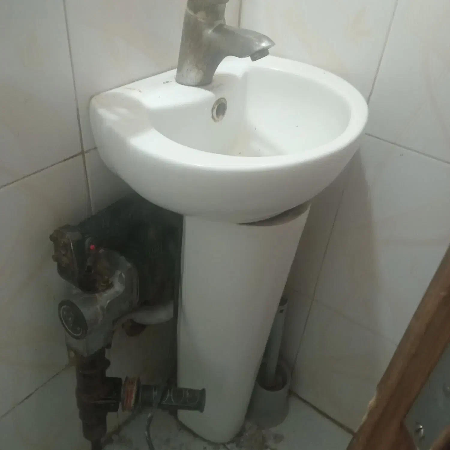 وشویی همراه شیر|لوازم سرویس بهداشتی|رودسر, |دیوار