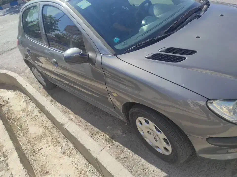 206 مدل 92|خودرو سواری و وانت|کرمان, |دیوار