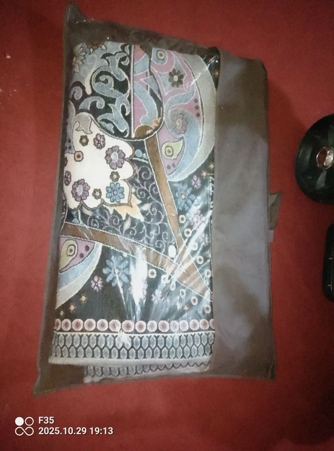 رختخواب روفرشی|روفرشی|باوی, |دیوار