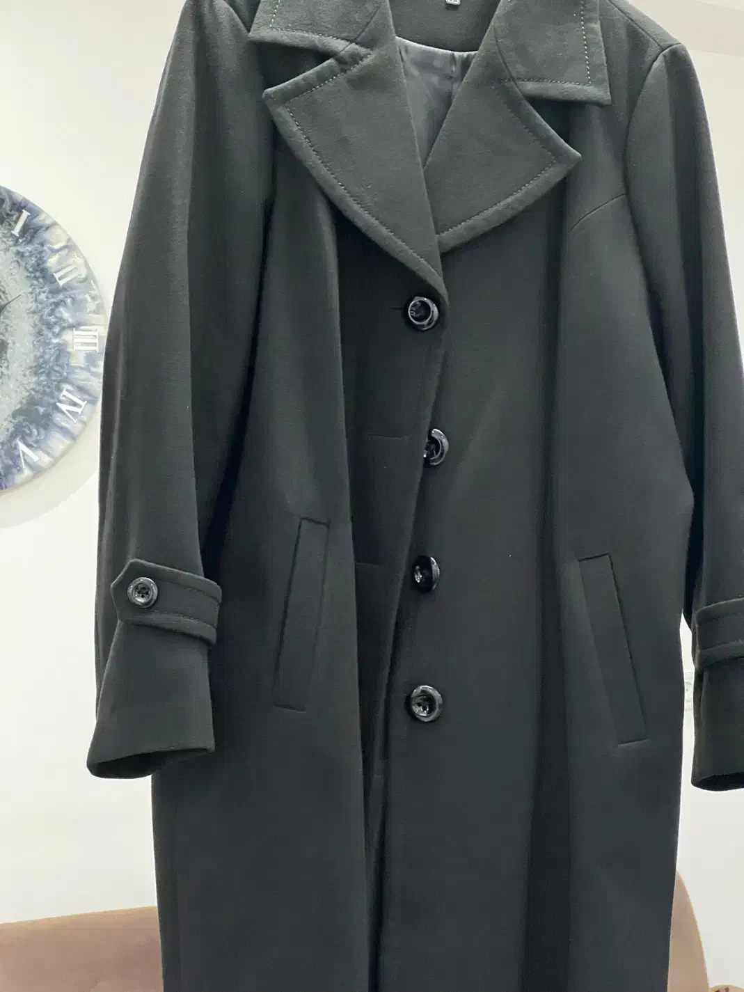 پالتو|لباس|رشت, حمیدیان|دیوار