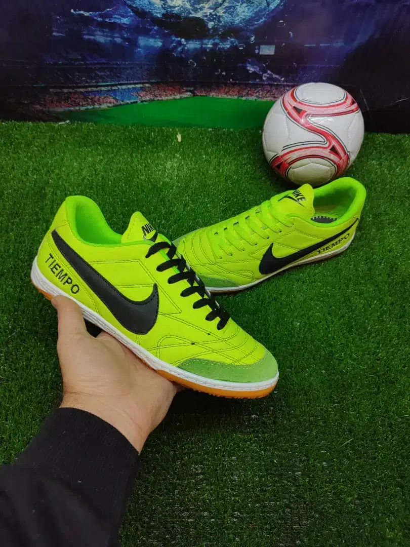 TOMN 6۸۸ CR7 کفش فوتبال اصلی|کیف، کفش، کمربند|کرمانشاه, |دیوار