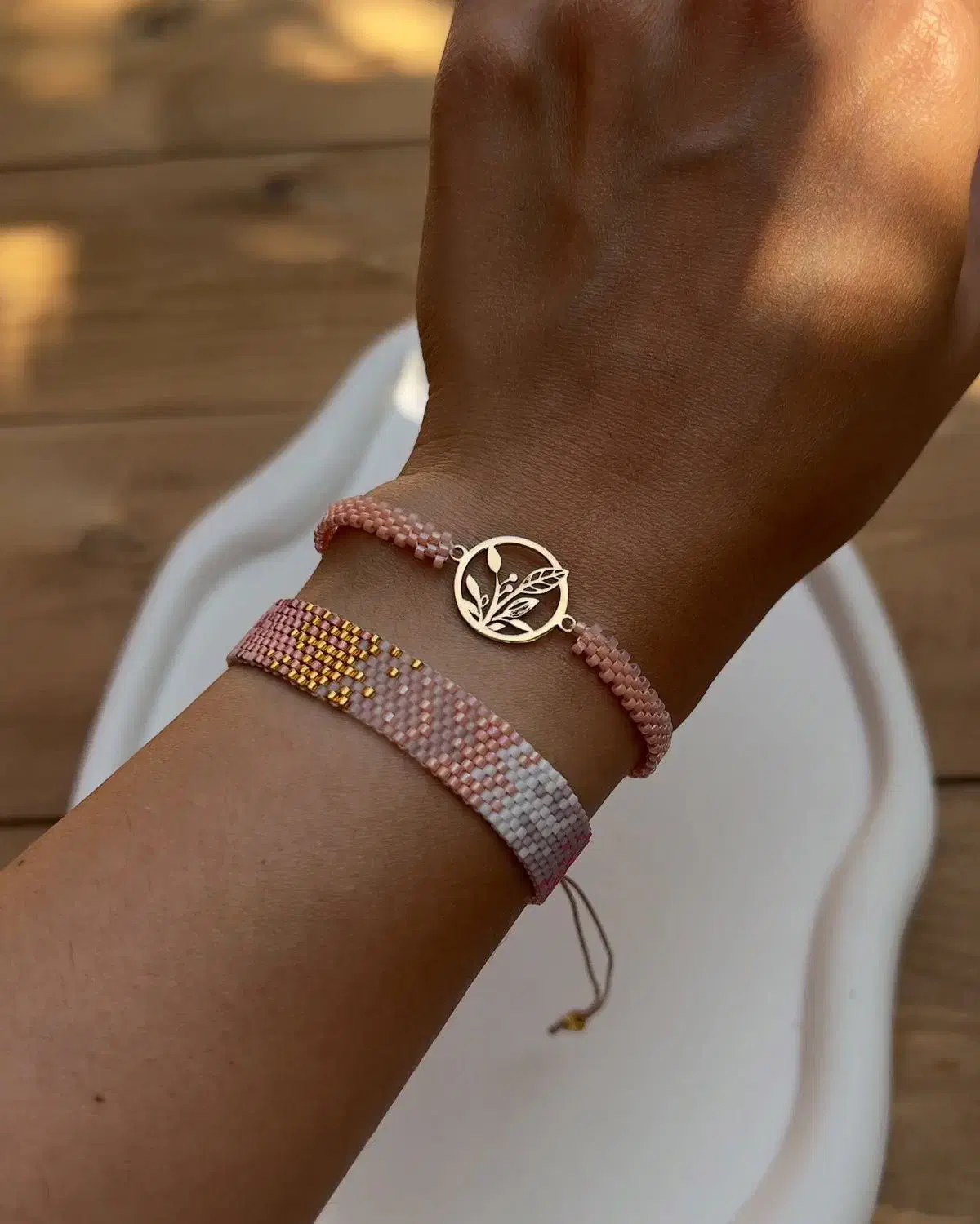 دستبند میوکی ( طلا )|جواهرات|اندیشه, اندیشه فاز ۳|دیوار