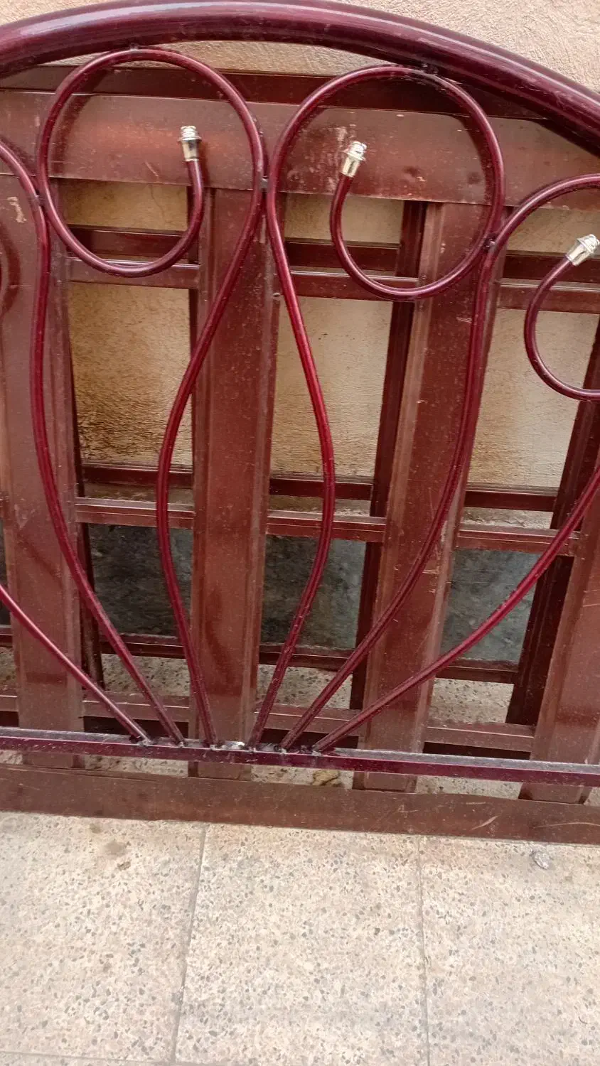 تخت خواب|تشک تختخواب|میانه, |دیوار