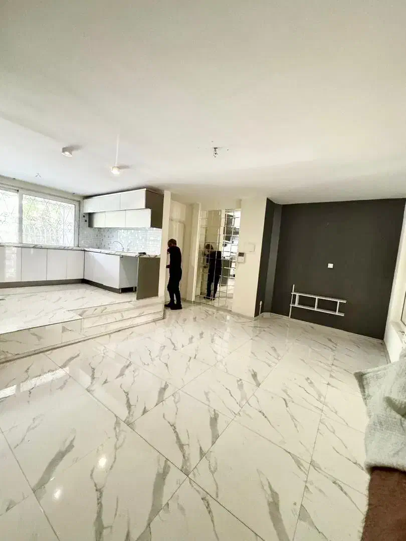 آجودانیه 300 متری 4 خواب