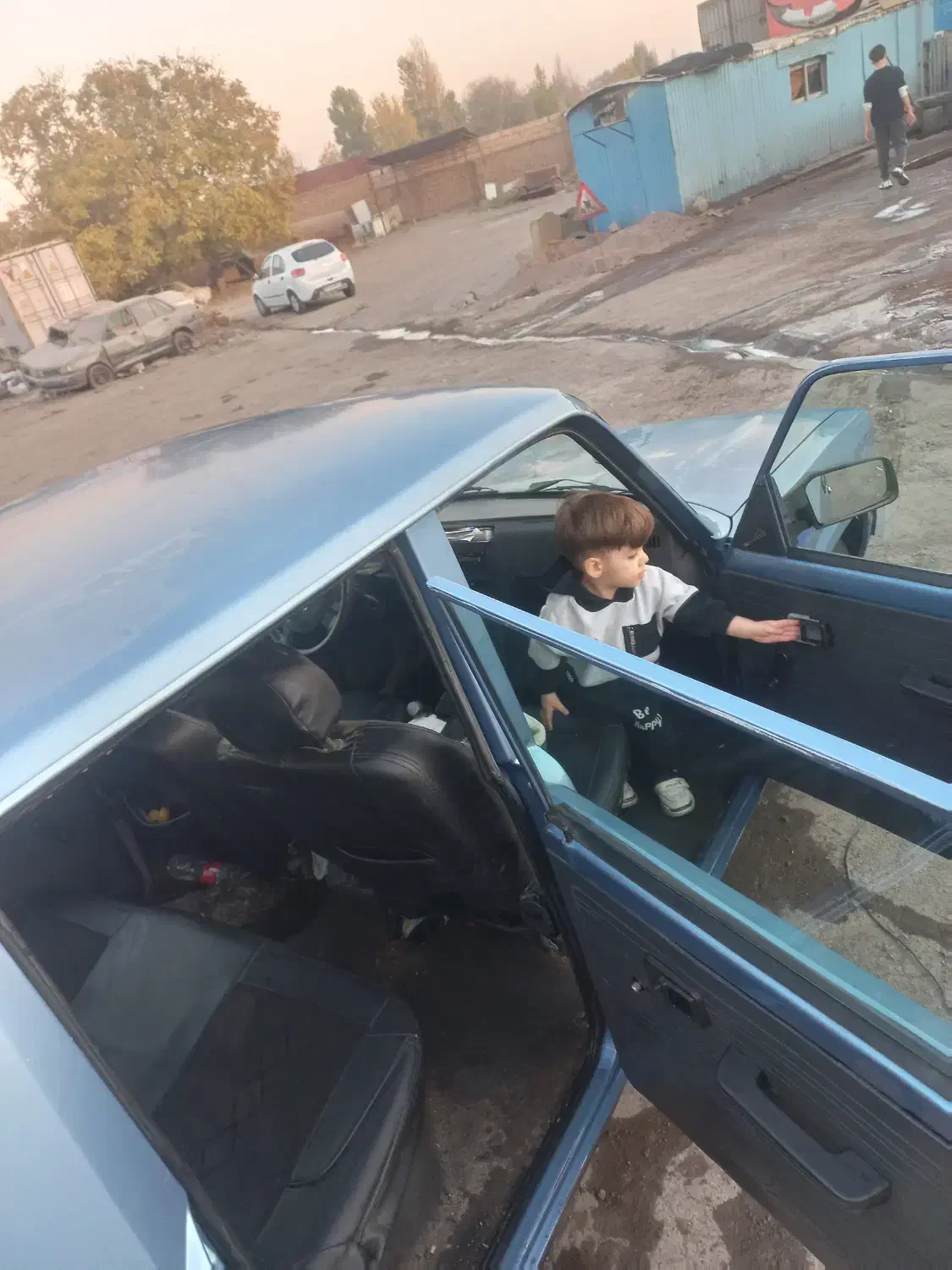 مزدا ۱۷۰۰|خودرو سواری و وانت|قزوین, |دیوار