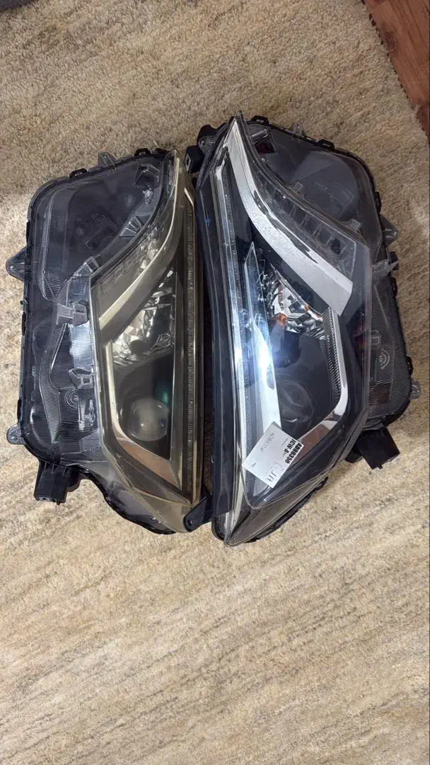 بزرگترین مرکز پخش چراغ و قطعات بدنه ی خوردو|قطعات یدکی و لوازم جانبی|اصفهان, سعادت‌آباد|دیوار