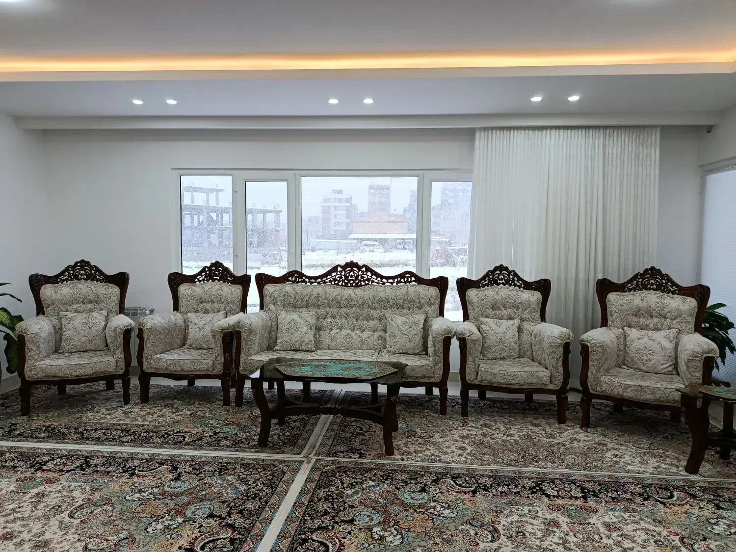 مبلمان سلطنتی|مبلمان خانگی و میز عسلی|مریوان, |دیوار