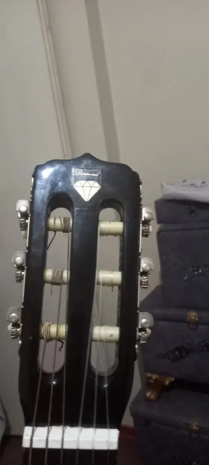 گیتار دیاموند|گیتار، بیس، امپلیفایر|گلبهار, شهر جدید گلبهار|دیوار