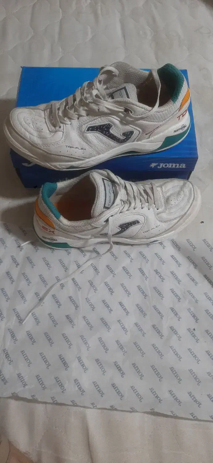 کفش سالن سایز ۴۲ ۴جلسه بازی شده|کیف، کفش، کمربند|تهران, ورزشگاه آزادی|دیوار