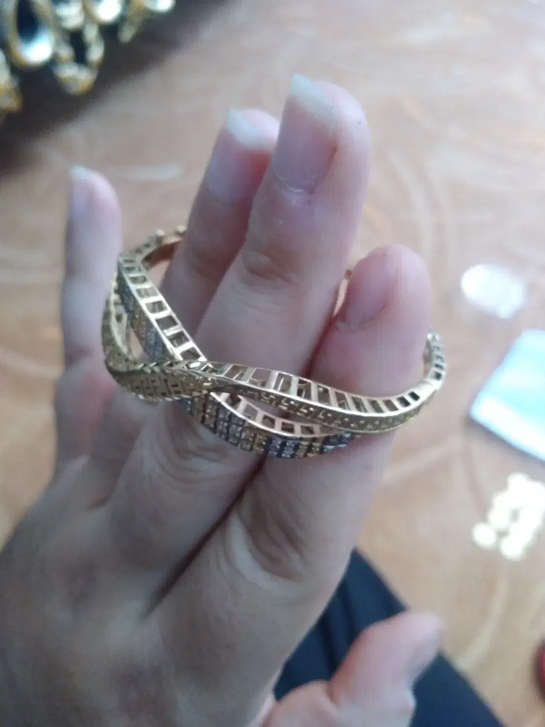 طلا|جواهرات|قم, باغ کرباسی|دیوار