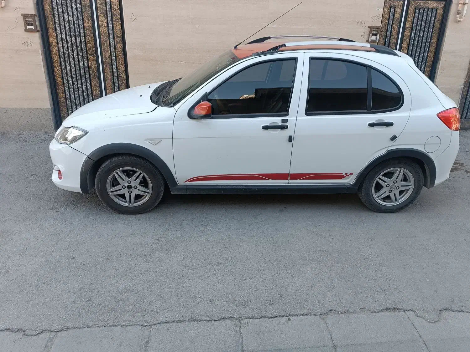 ماشین کوییک1401|خودرو سواری و وانت|قروه, |دیوار