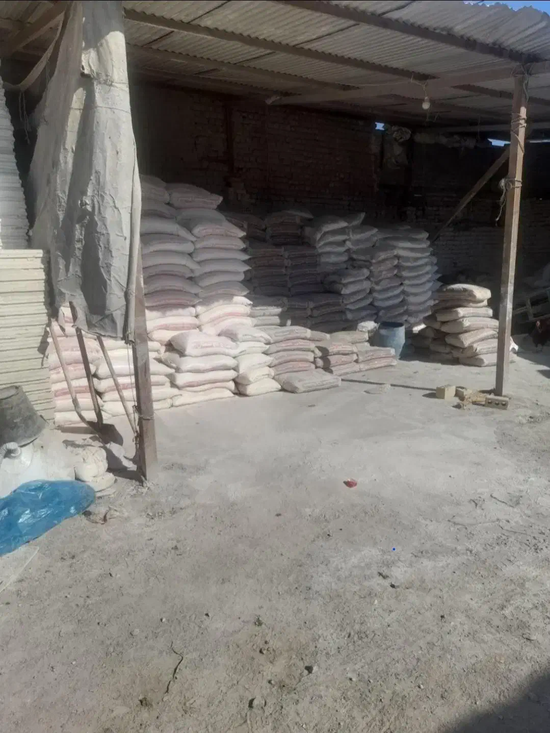 مصالح ساختمانی(شن گراویه سیمان اجر بلوک پوکه و.)|عمدهفروشی|مشهد, رسالت|دیوار