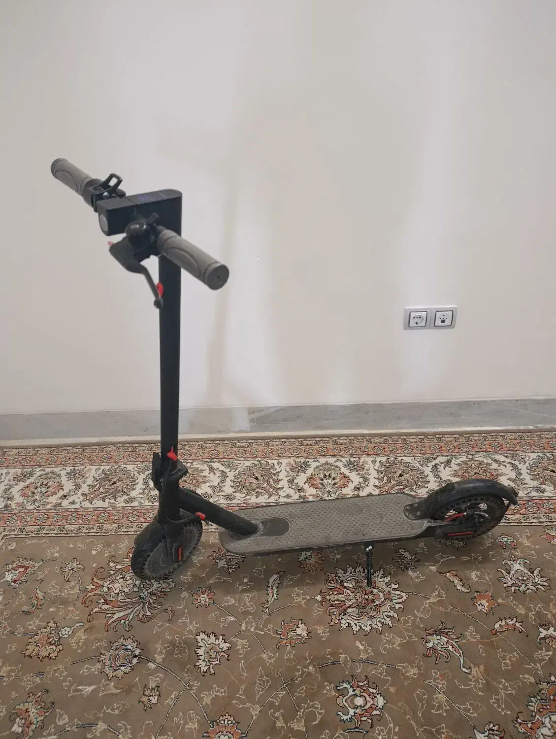 اسکوتر برقی|دوچرخه، اسکیت، اسکوتر|نی‌ریز, |دیوار