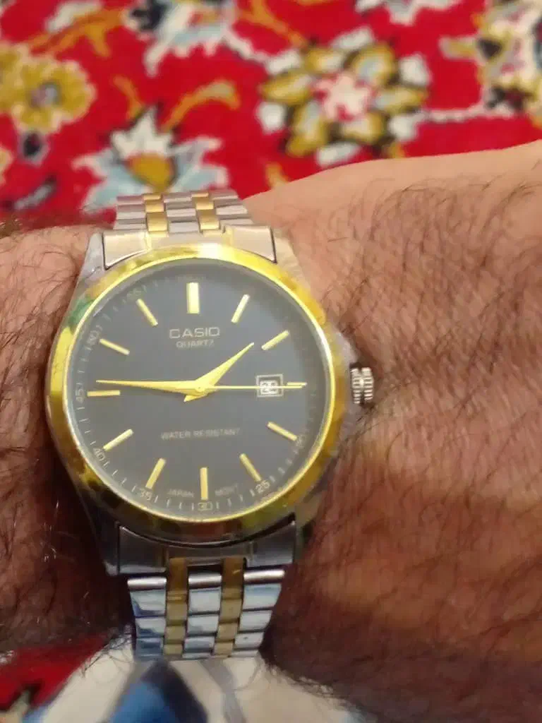 فروش انگشتر وساعت|ساعت|گلپایگان, |دیوار