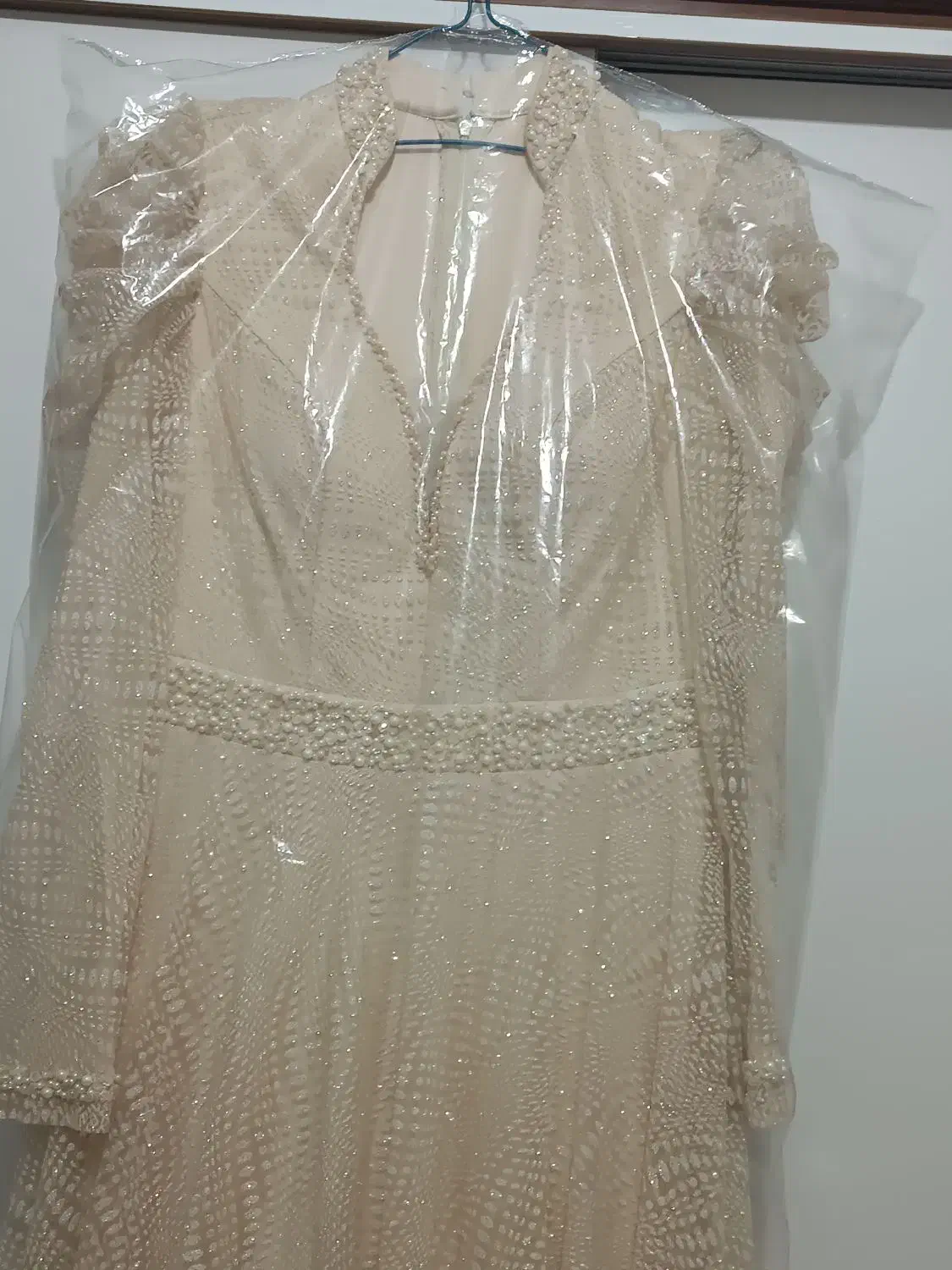 لباس مجلسی|لباس|قدس, شهرقدس|دیوار