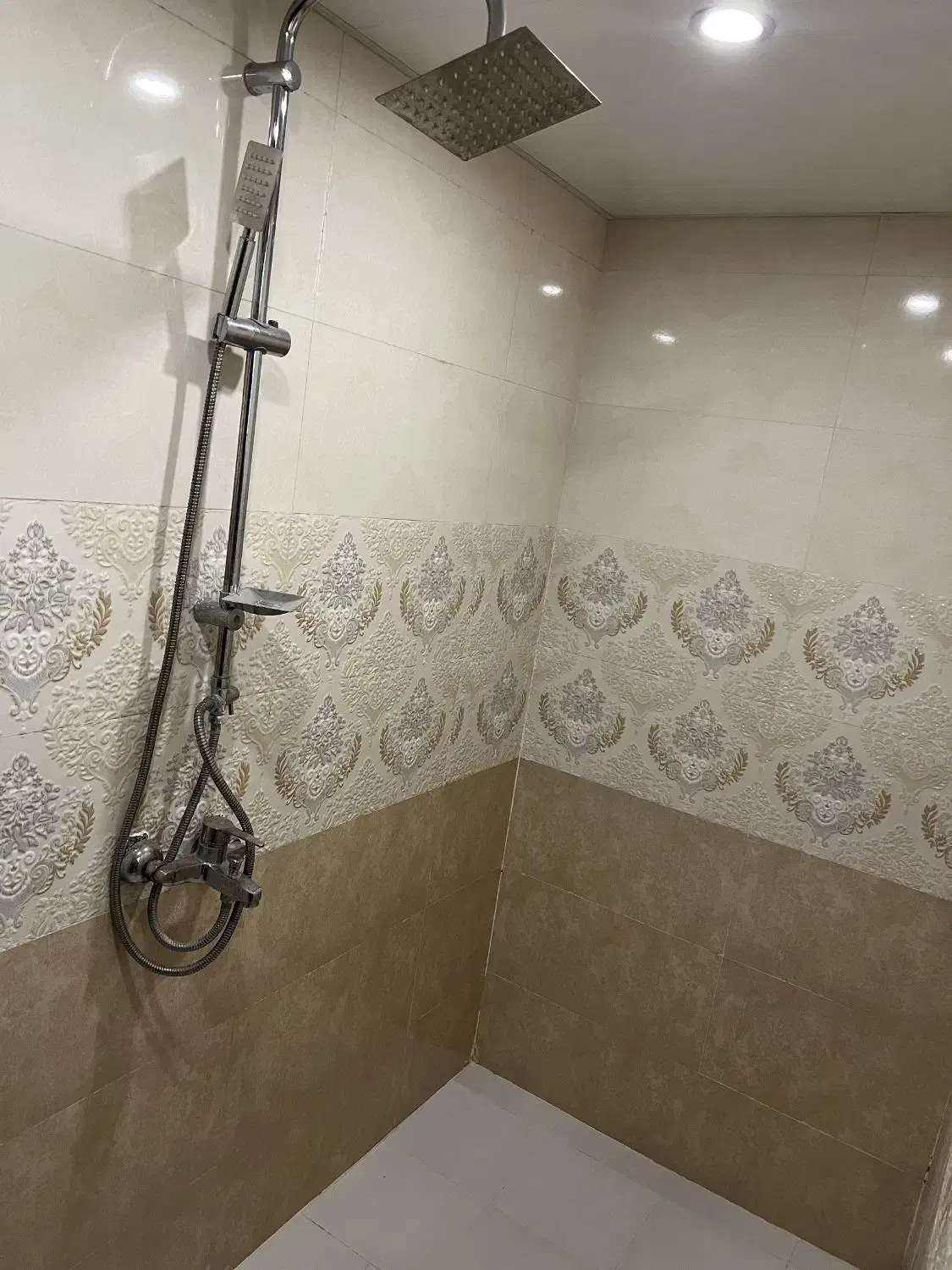 اجاره یک طبقه اپارتمان لوکس درمیدان فرمانداری|اجارهٔ آپارتمان|قروه, |دیوار