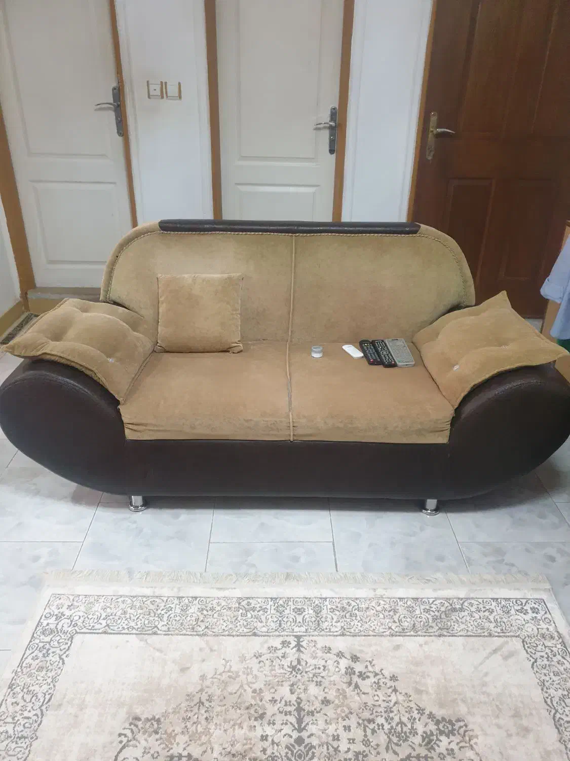 مبل ۸ نفره|مبلمان خانگی و میز عسلی|رشت, خمیران زاهدان|دیوار