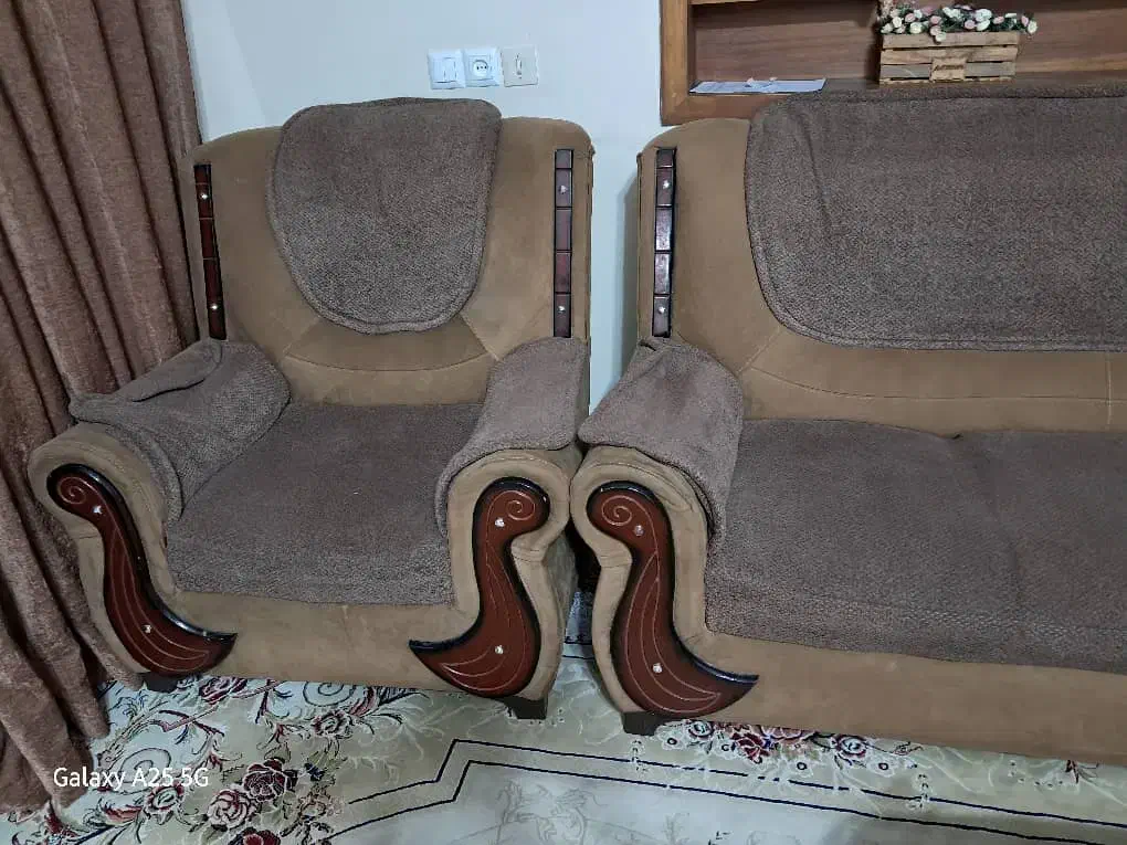 مبل|مبلمان خانگی و میز عسلی|کاشان, میدانگاه آقا|دیوار