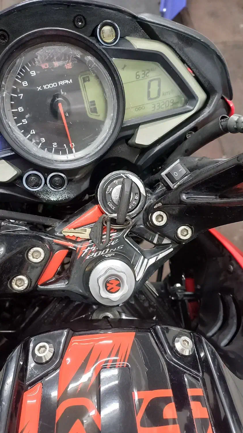 Ns150 ان اس|موتورسیکلت|کرج, بنیاد|دیوار