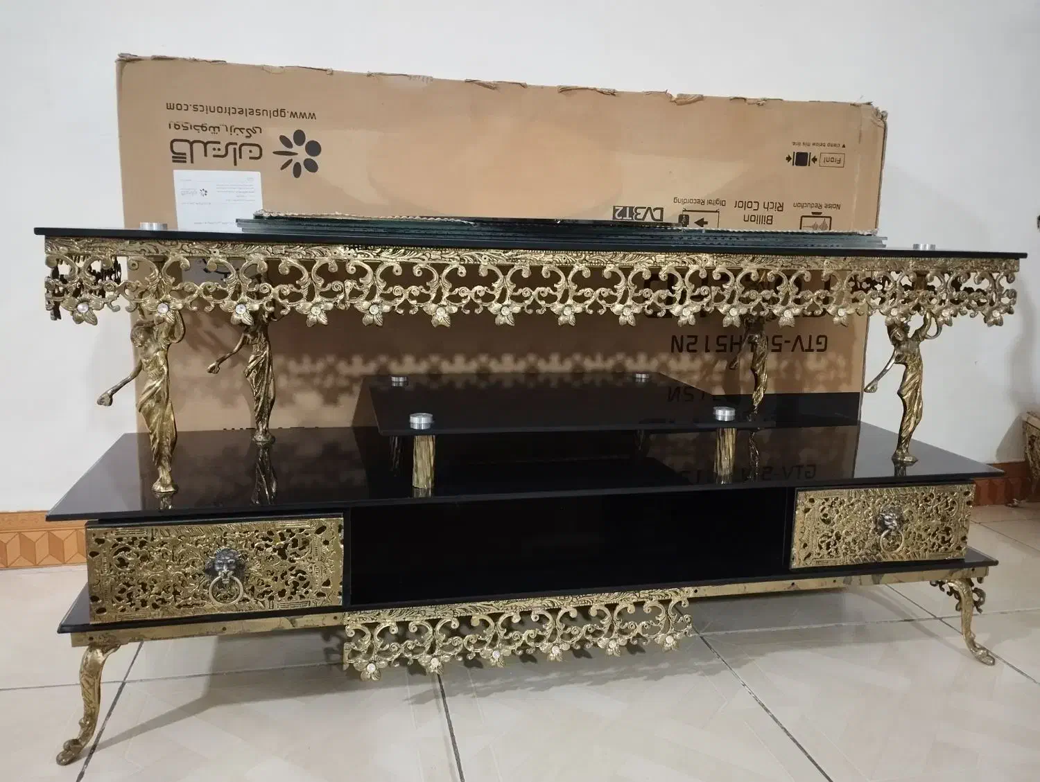 ساعت ،بوفه ، میز تلویزیون ،برنز|بوفه، ویترین، کنسول|قدس, شهرقدس|دیوار