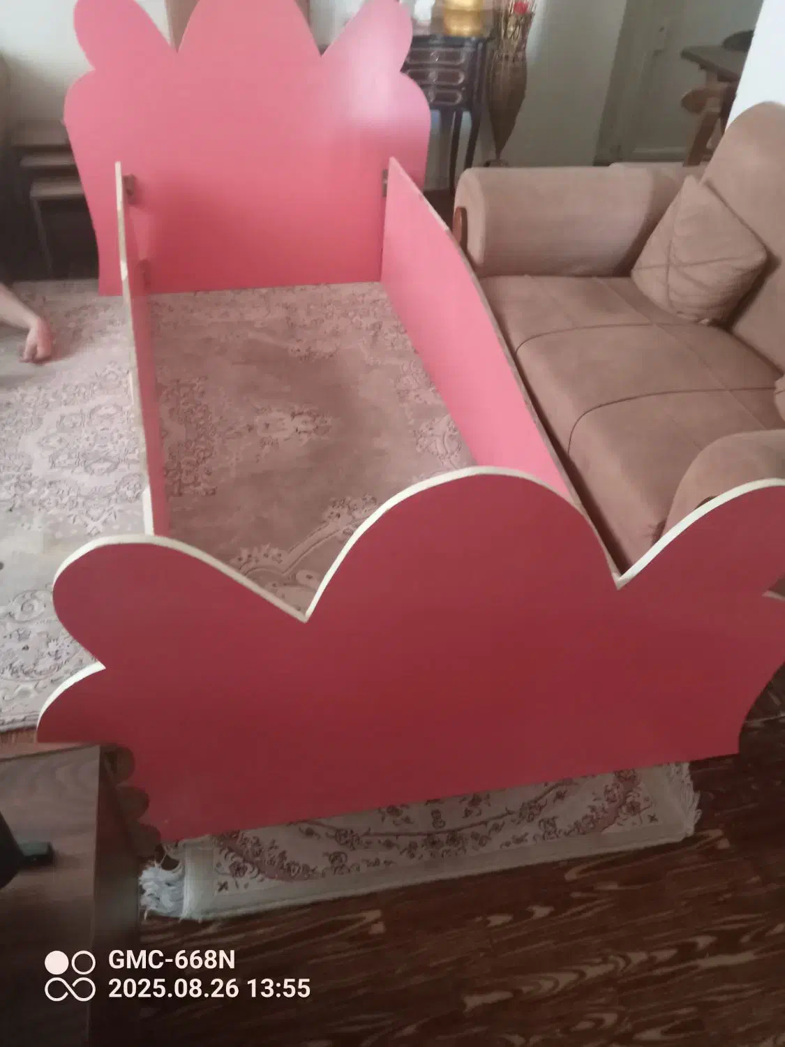 میز تحریر با تخت|تخت و صندلی بچه|ری, علایین|دیوار