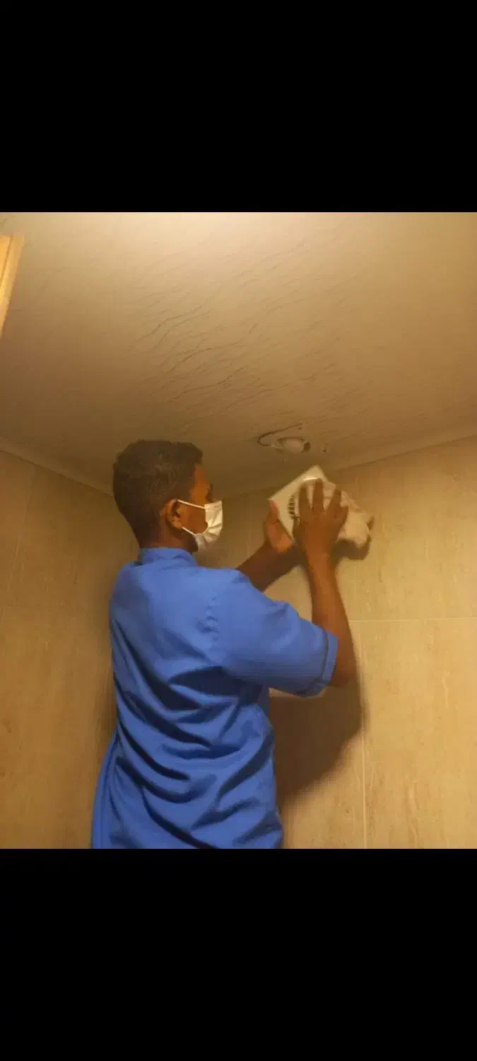 نظافت منزل و انجام میدم راه پله حیاط انجام میدم|خدمات نظافت|کیش, |دیوار