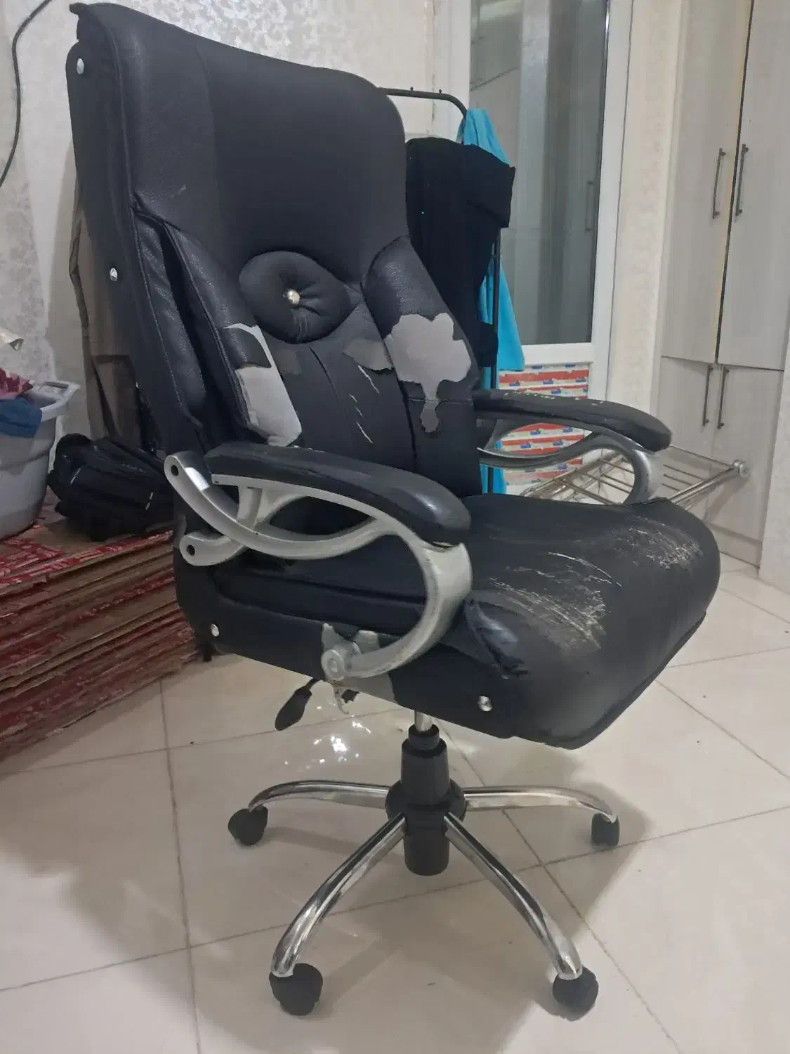 صندلی چرخ دار|صندلی و نیمکت|اهواز, کمپلو شمالی|دیوار