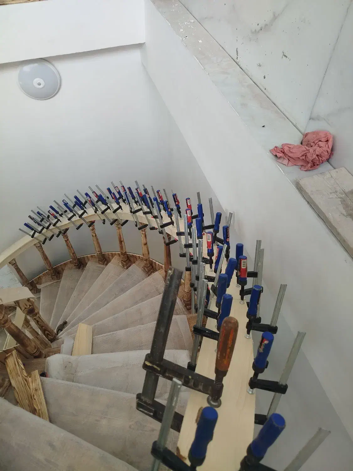 انجام کلیه کارهای نجاری با بهترین کیفیت|خدمات پیشه و مهارت|لاهیجان, لیالستان|دیوار