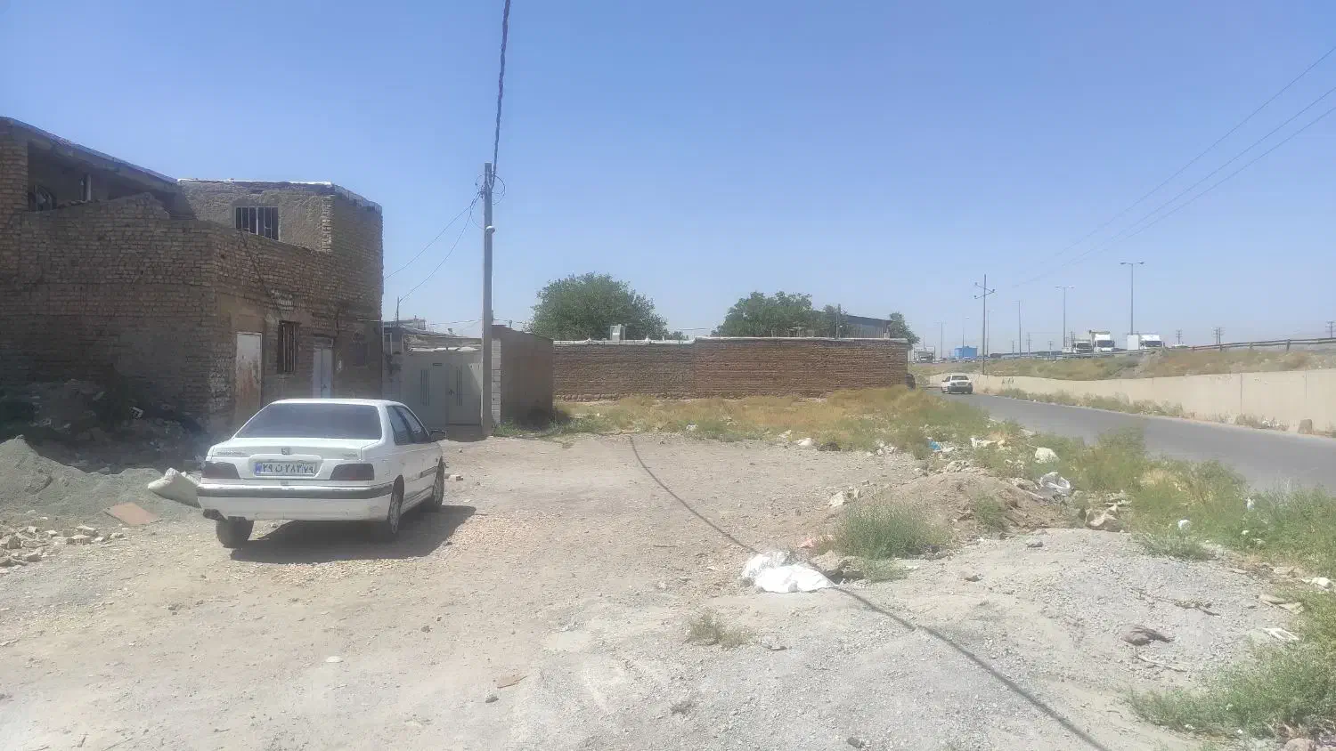خونه ویلایی لب براتوبان قزوین تهران (سرمایه گذاری)|فروش خانه و ویلا|محمدیه-قزوین, |دیوار