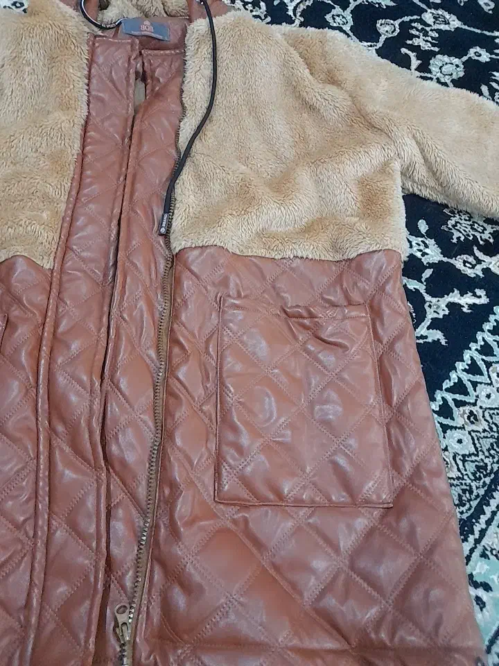 پالتو|لباس|کلاله, |دیوار