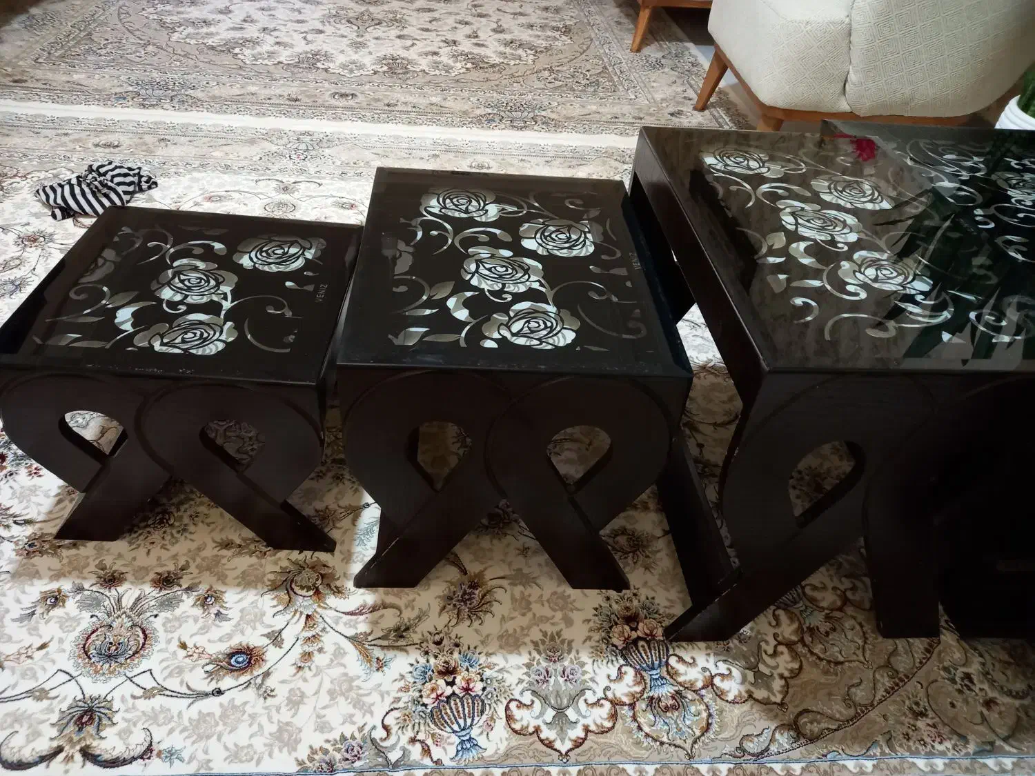 میز|مبلمان خانگی و میز عسلی|صومعه‌سرا, |دیوار