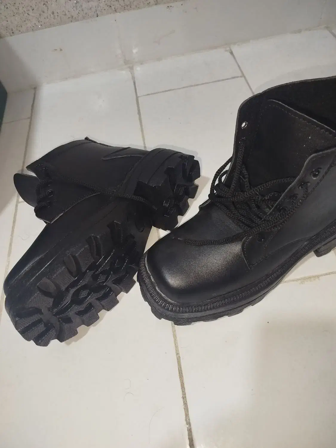 کفش|کیف، کفش، کمربند|دهدشت, |دیوار