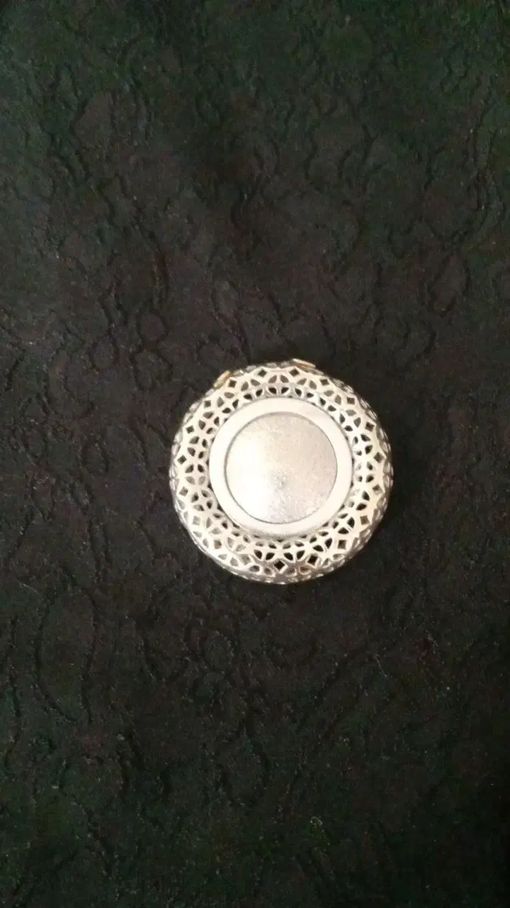 مدال طلای سفید مارک دار|جواهرات|میانه, |دیوار
