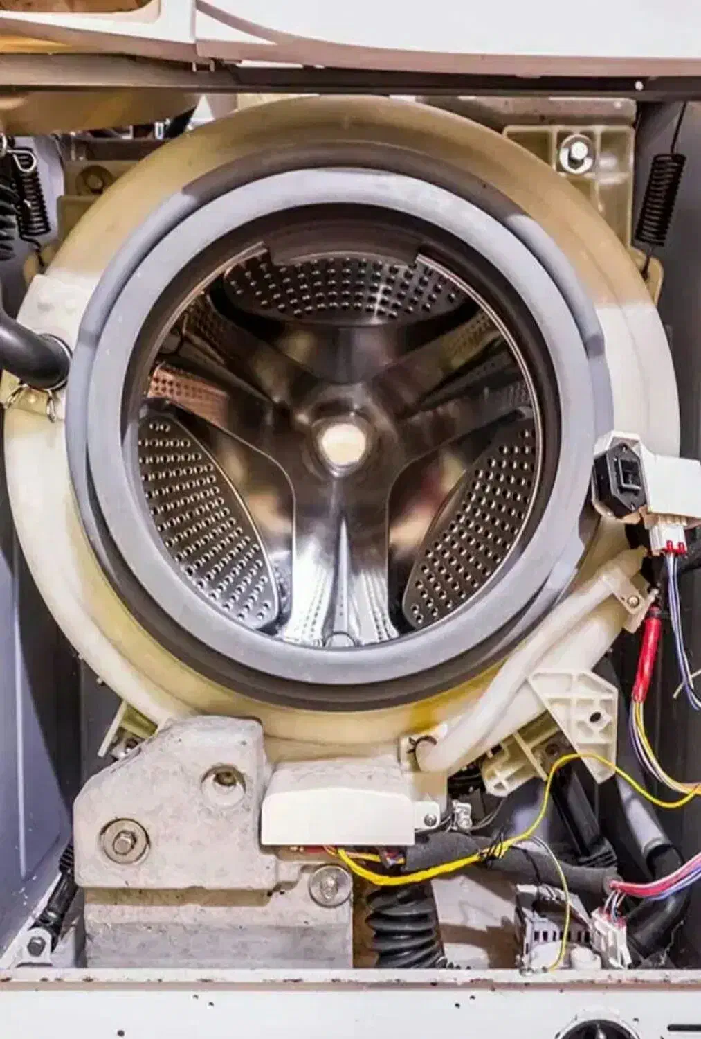 تعمیرات تخصصی ماشین لباسشوئی درمنزل|خدمات پیشه و مهارت|اراک, |دیوار