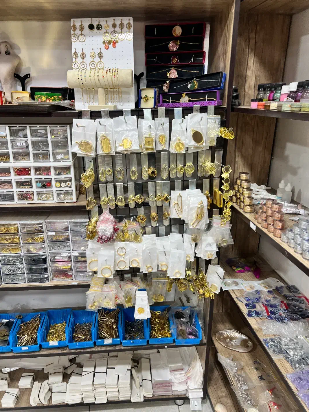 فروش وسایل رزین|صنایع دستی و سایر لوازم تزئینی|کاشان, میدان کهنه|دیوار