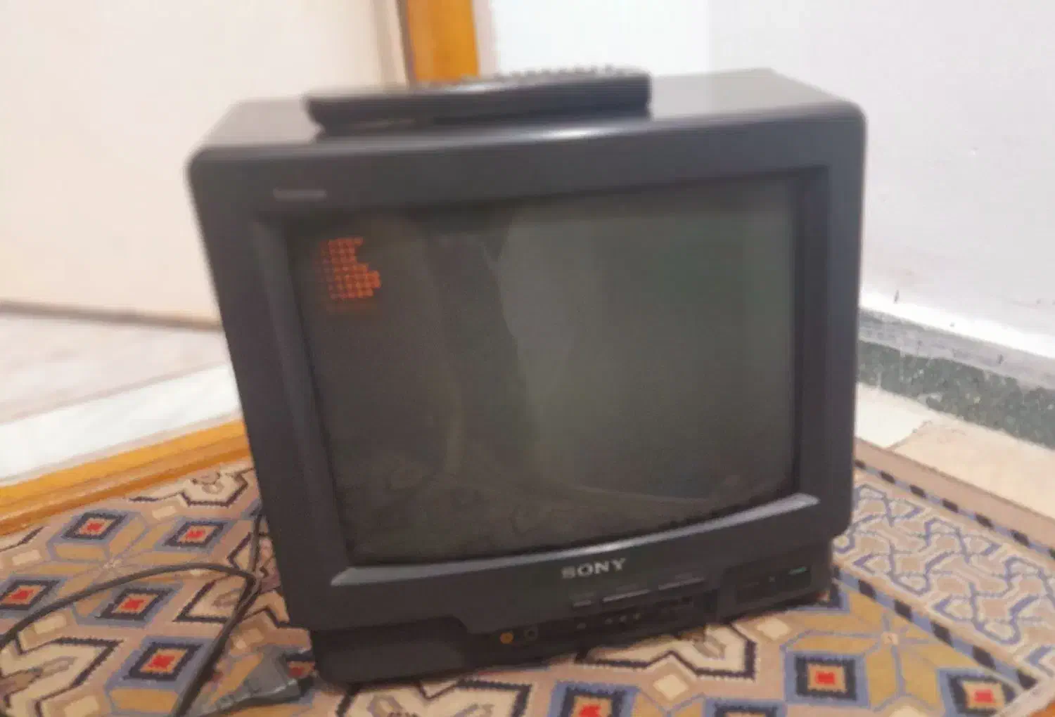 تلوزیون رنگی سونی ۱۴ اینچ|تلویزیون و پروژکتور|رشت, سلیمانداراب|دیوار