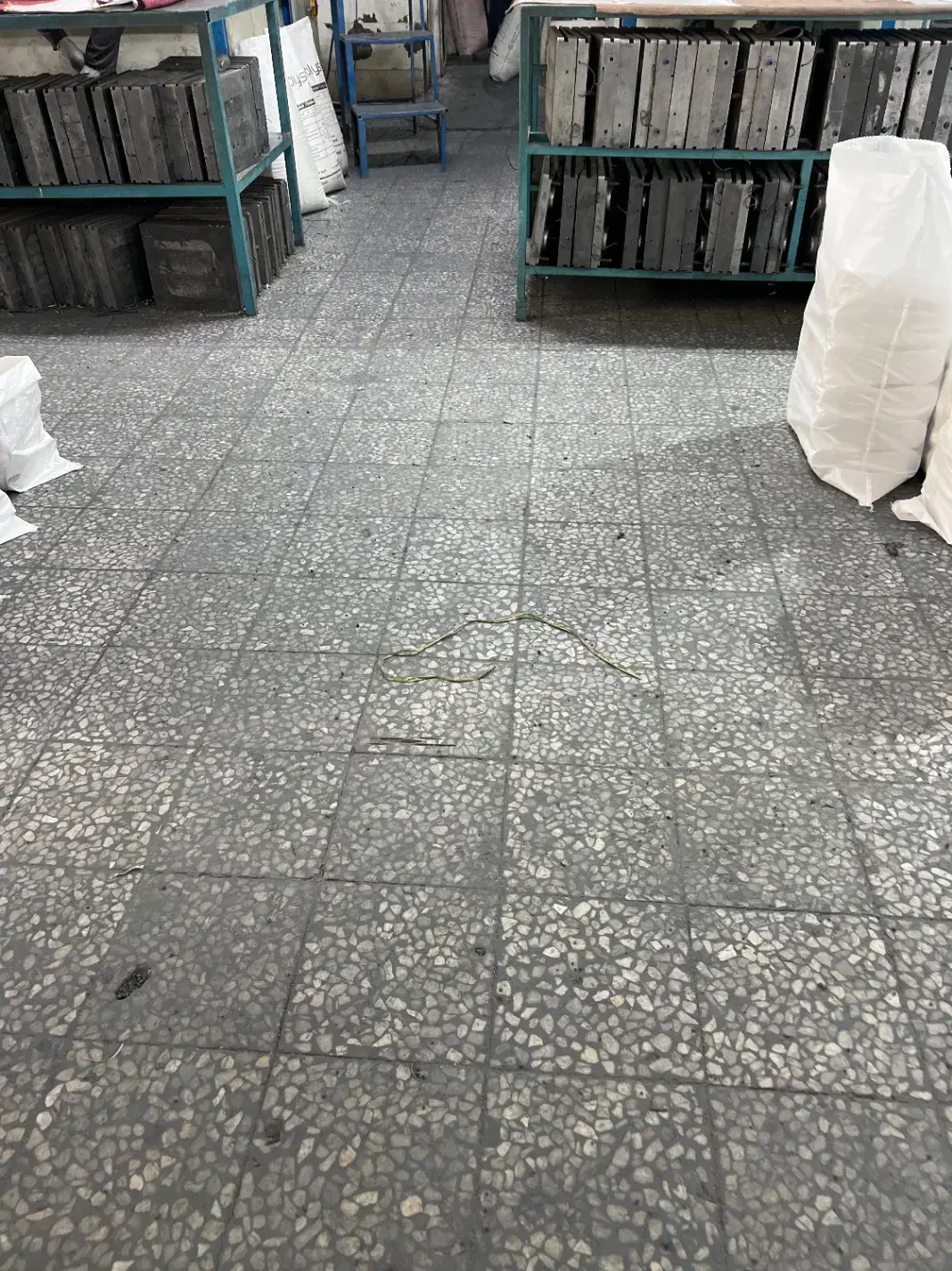 به چند نیروی ساده برای وسط کاری و اپراتوری|استخدام صنعتی، فنی، مهندسی|رباطکریم, شهرک صنعتی نصیرآباد|دیوار