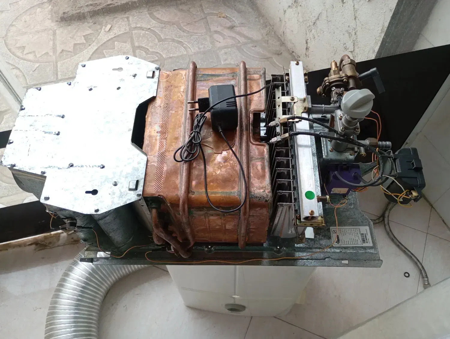 آبگرمکن بوتان|آبگرمکن، پکیج، شوفاژ|بومهن, |دیوار