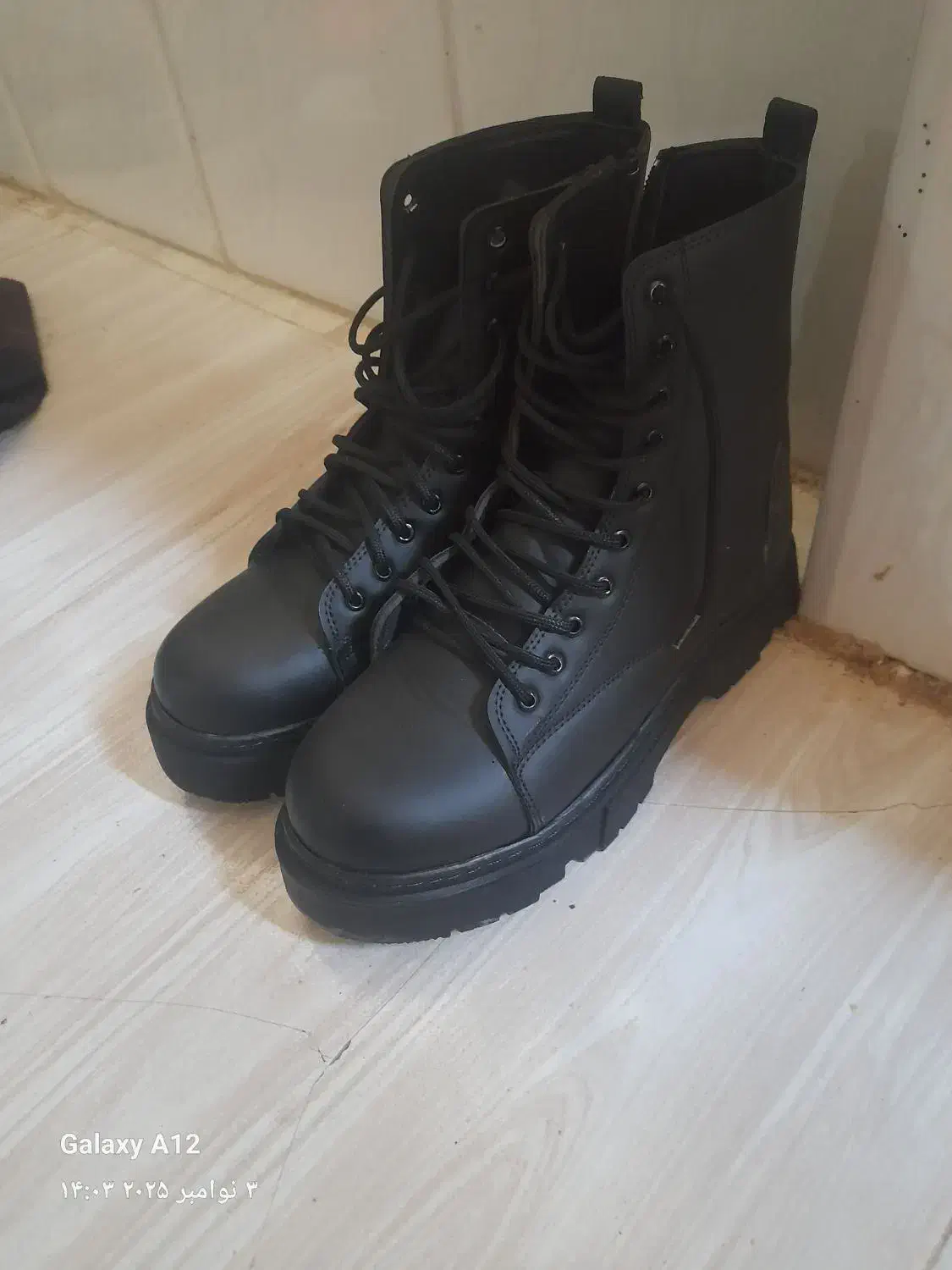 کفش نیم بوت|کیف، کفش، کمربند|نیشابور, بنیاد شهید|دیوار