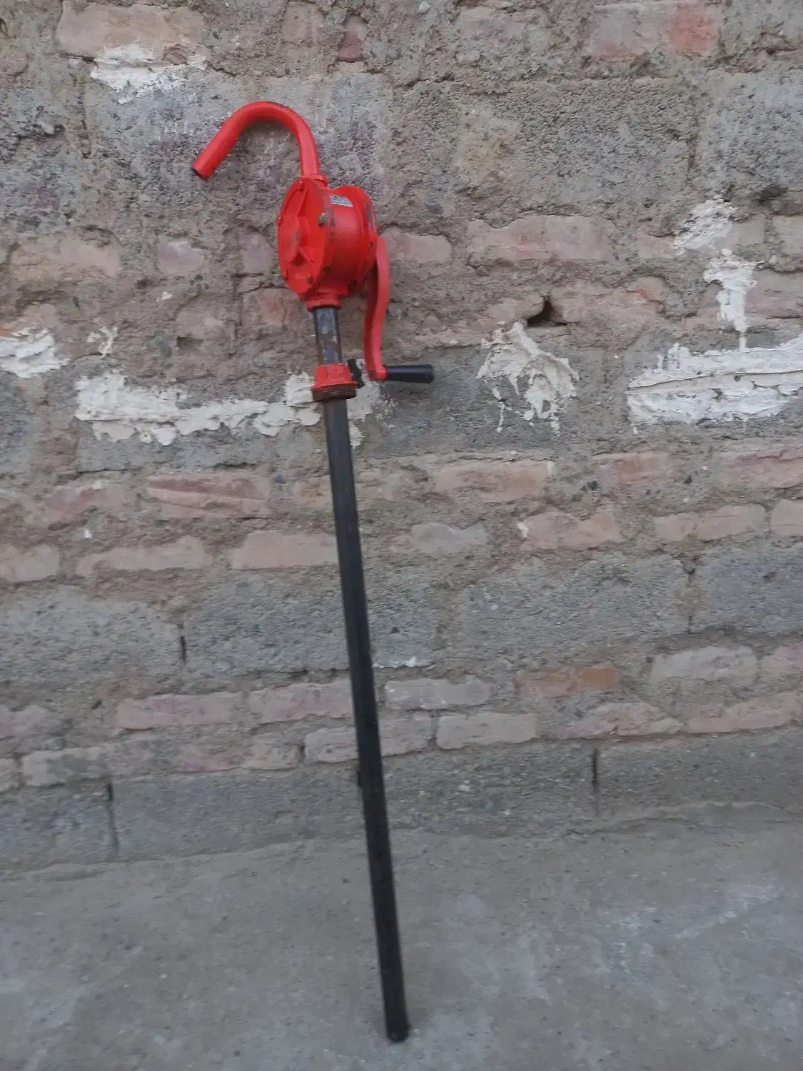 تلمبه دستسی|ابزارآلات|زاهدان, |دیوار