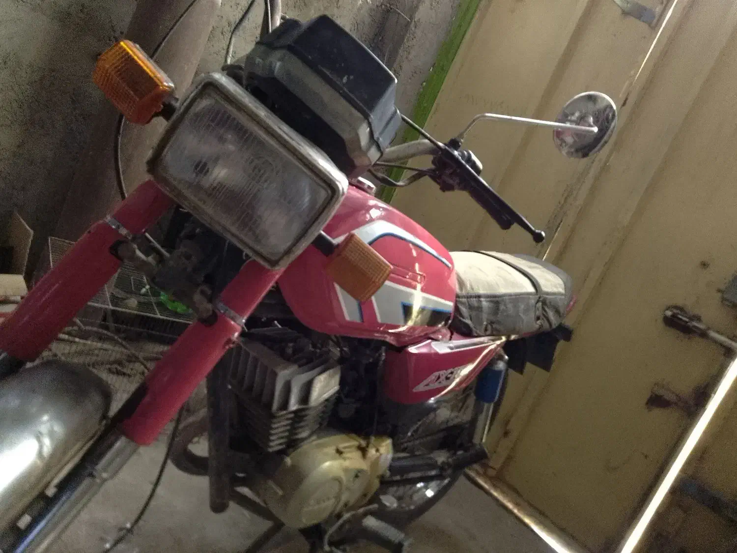 سو زوکی 100|موتورسیکلت|کاکی, |دیوار